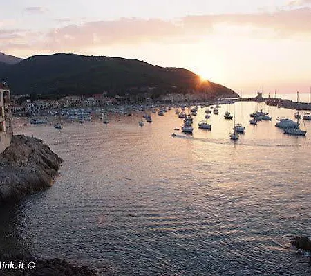 Gabbiano Azzurro 2 4* 마르시아나마리나